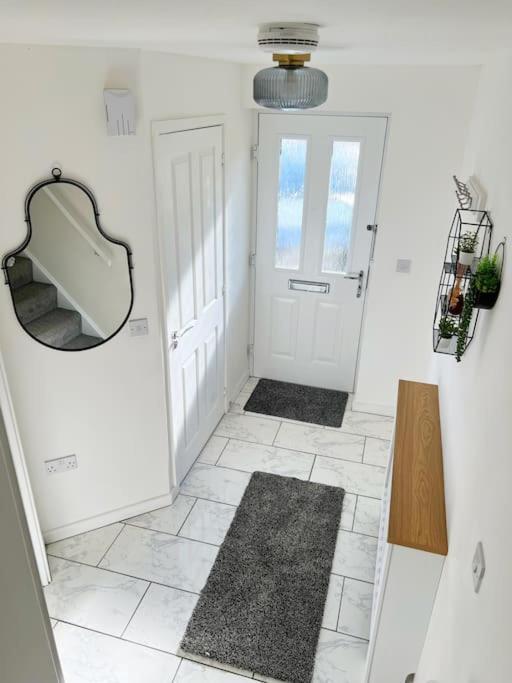 ニューカッスル・アポン・タイン Comfy Modern 3Br Semi Detached 400Mb Wifi Free Double Parkingヴィラ エクステリア 写真